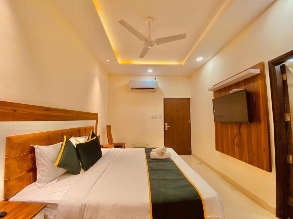 Hotel White And Restaurant 300 Mtr From Golden Temple Amritsar Luaran gambar