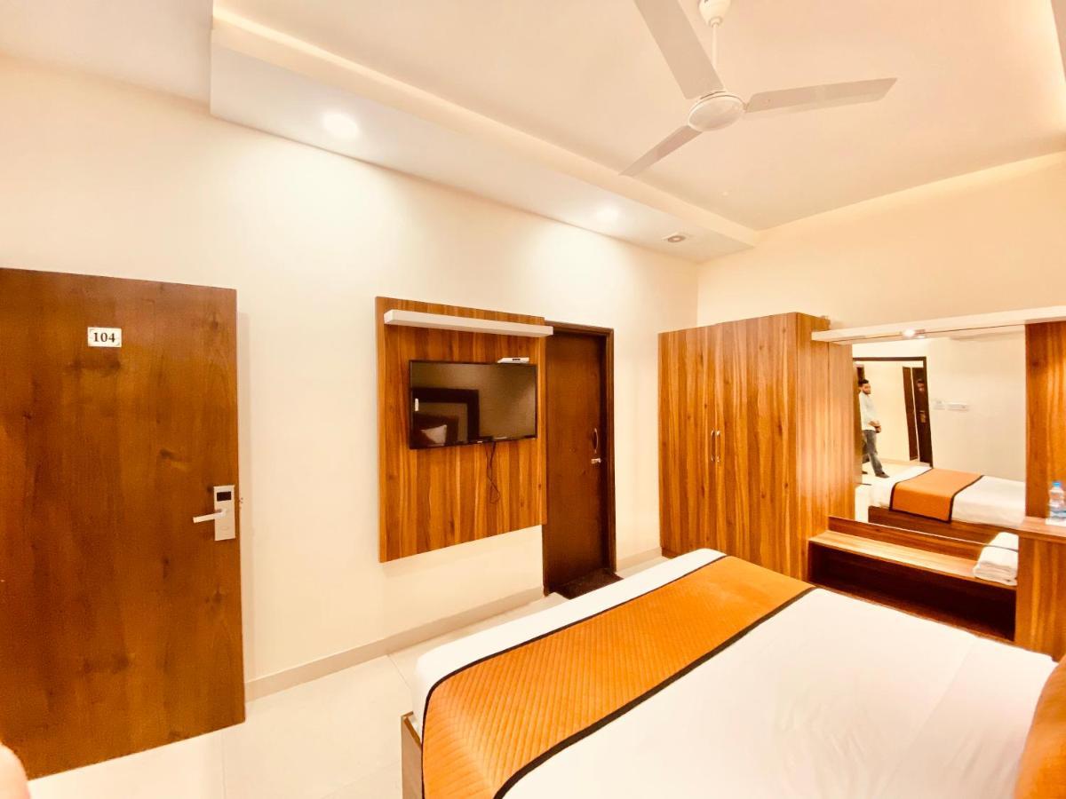 Hotel White And Restaurant 300 Mtr From Golden Temple Amritsar Luaran gambar