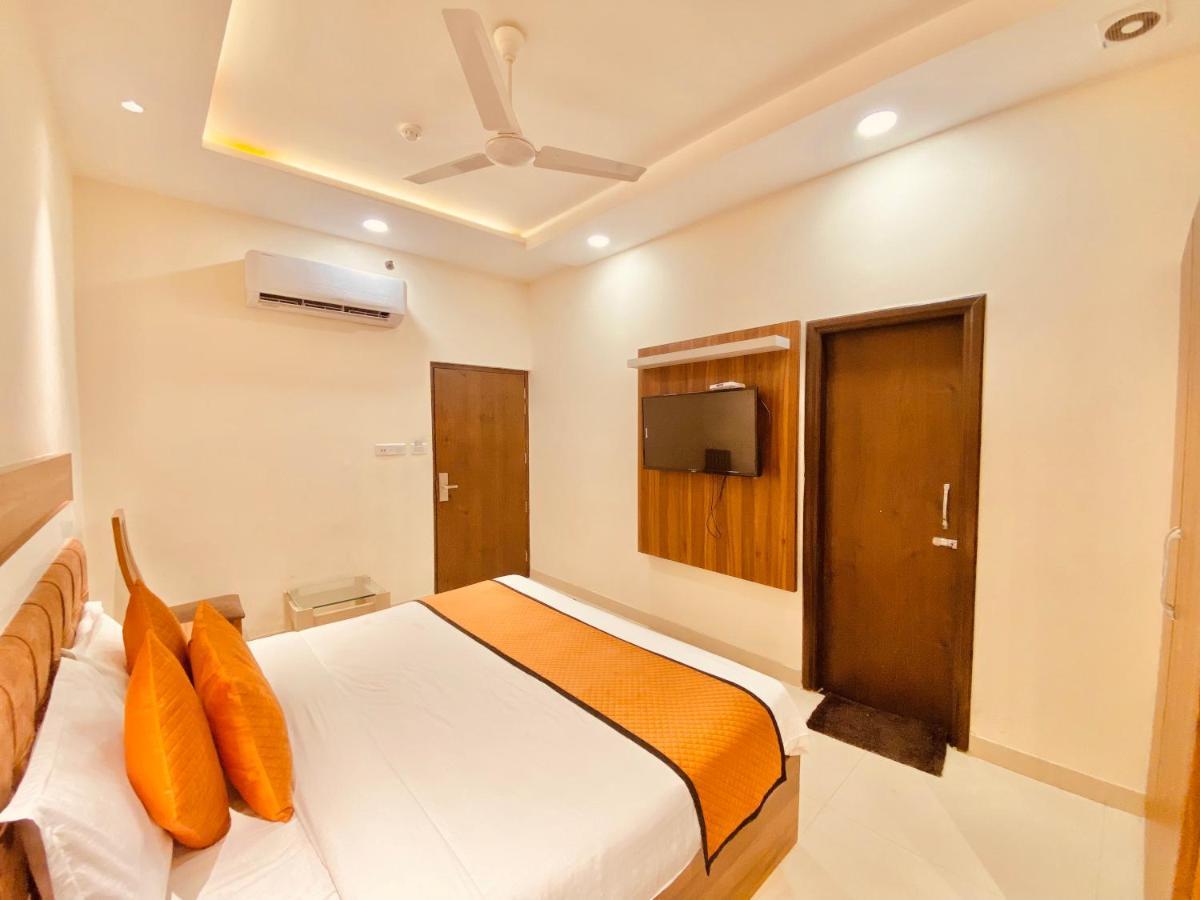 Hotel White And Restaurant 300 Mtr From Golden Temple Amritsar Luaran gambar