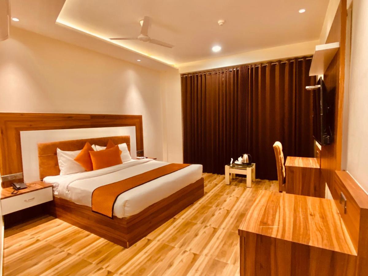 Hotel White And Restaurant 300 Mtr From Golden Temple Amritsar Luaran gambar
