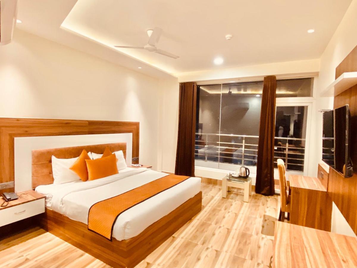 Hotel White And Restaurant 300 Mtr From Golden Temple Amritsar Luaran gambar