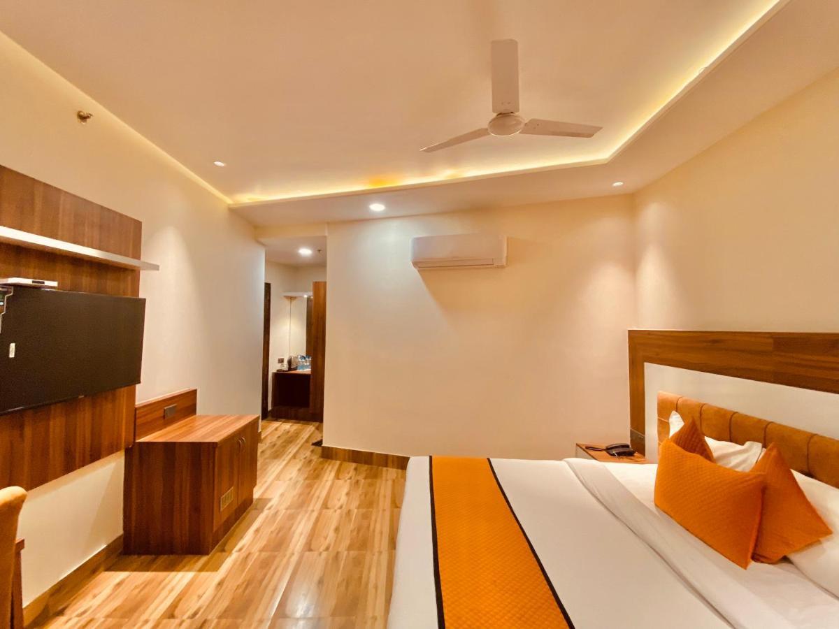 Hotel White And Restaurant 300 Mtr From Golden Temple Amritsar Luaran gambar