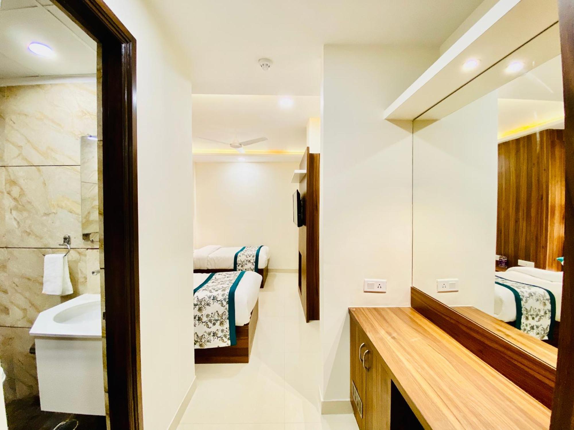 Hotel White And Restaurant 300 Mtr From Golden Temple Amritsar Luaran gambar