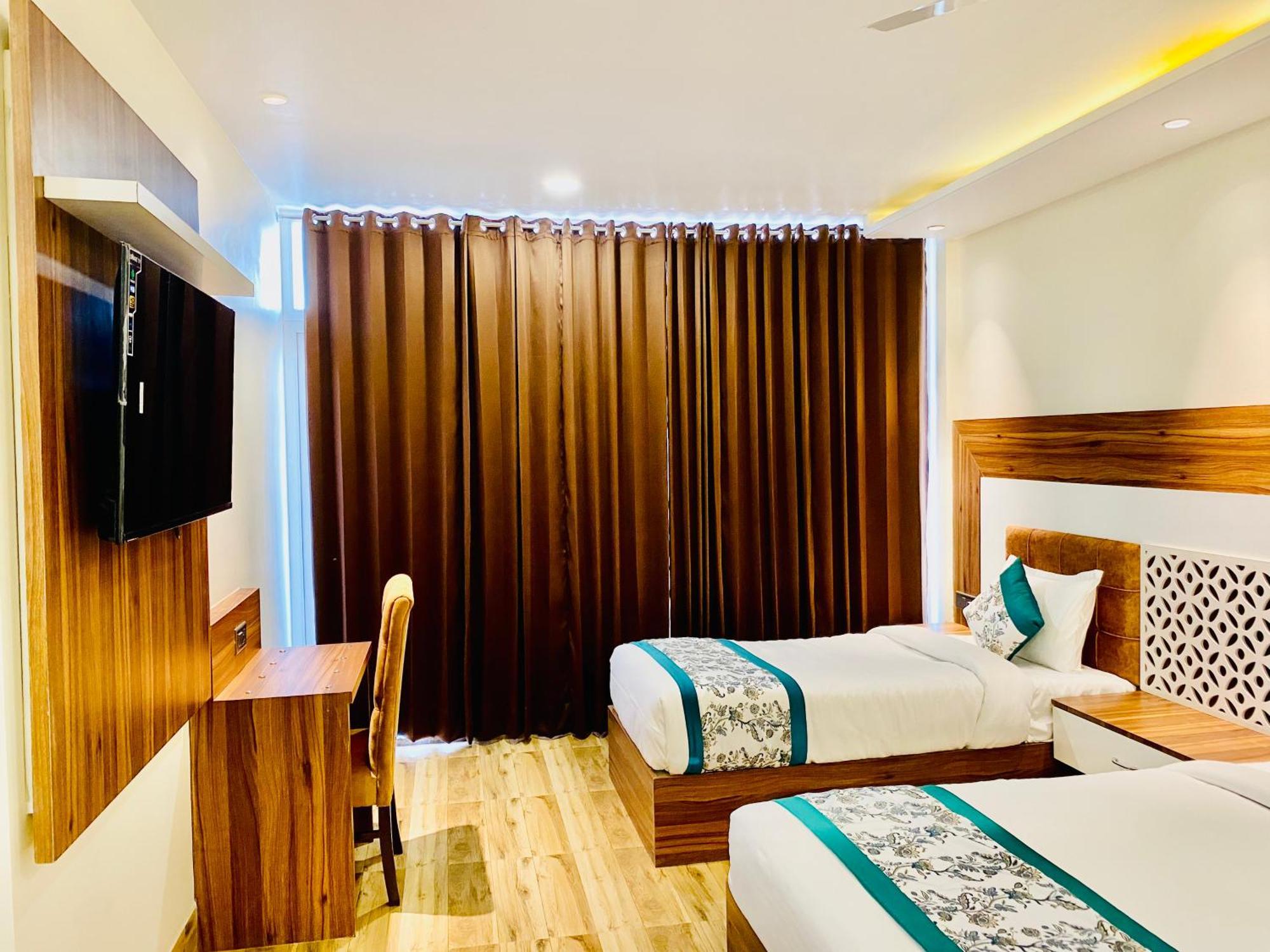 Hotel White And Restaurant 300 Mtr From Golden Temple Amritsar Luaran gambar